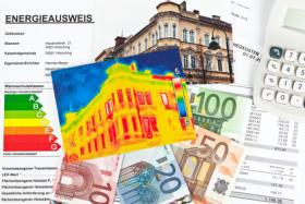Energieausweis, Wärmebild eines Altbaus, Taschenrechner und Geldscheine